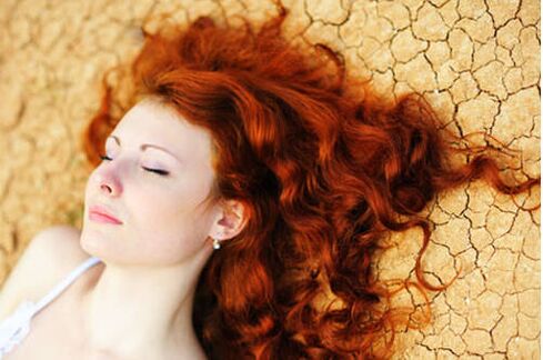 Fille atteinte de psoriasis